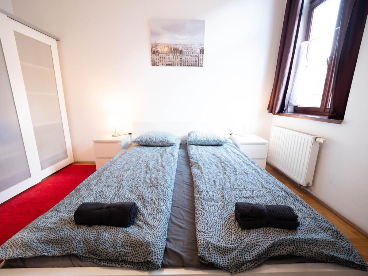 בודפשט Cozy Central Apt With Garage At Gozsdu Passage מראה חיצוני תמונה